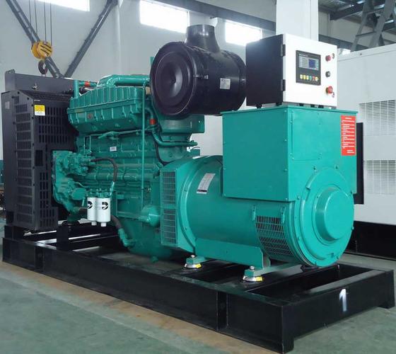 君東動(dòng)力300kw康明斯發(fā)電機(jī)組 高效穩(wěn)定，無(wú)刷發(fā)電技術(shù)領(lǐng)先
