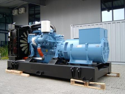 供應(yīng)1320kw奔馳柴油發(fā)電機(jī)組-奔馳柴油發(fā)電機(jī)組制造商